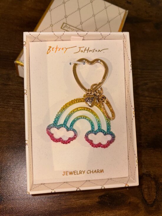 Betsey Johnson Accessories - Betsey Johnson Rainbow Bag Charm Keychain Gold Tone Glitter Rainbow Jewelry Char